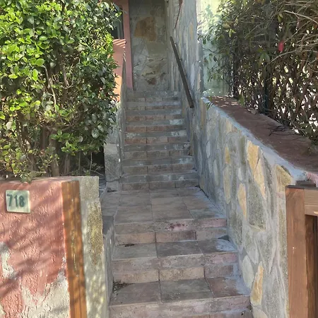 House 10 Minutes Walk To The